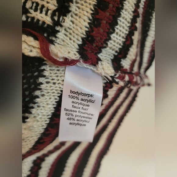 Matrices Aztec print knit vest with faux fur collar size M - Picture 4 of 4